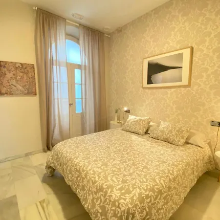 Colon 1451 - Pleno Centro Y Wifi Gratis *